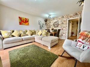 Lounge- click for photo gallery